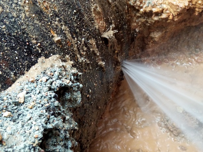Leaky pipes: better maintenance management to prevent unnecessary waste