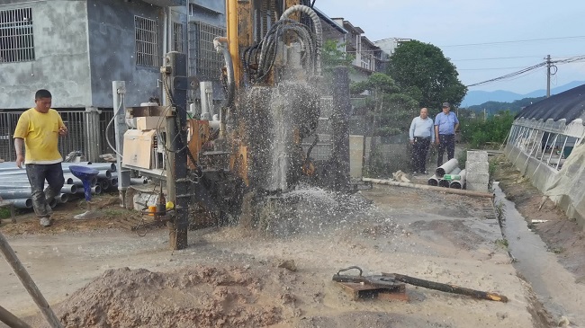 How to find the construction point for field drilling 