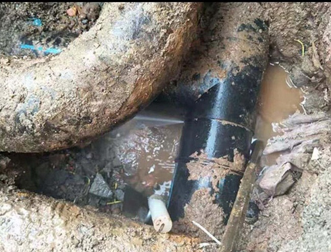 Find the way of underground water pipe leakage