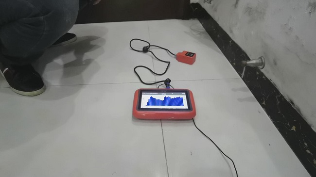 Pipeline leak detector indoor pipeline leak detection process