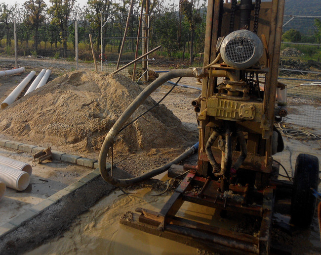 　Maintenance of drilling rigs for drilling wells to find water