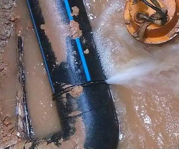 Pipeline leak detector