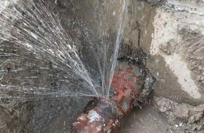 Underground pipeline leak detection methods and equipment