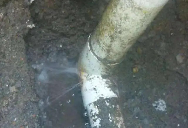 A variety of bending pipe leakage leakage causes performance
