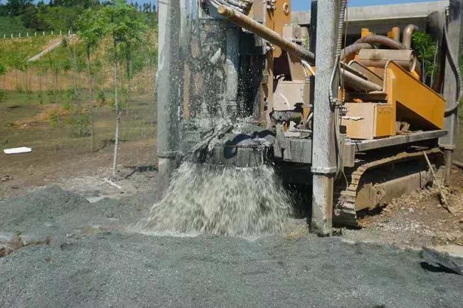 What matters should be paid attention to when drilling deep water wells by machine